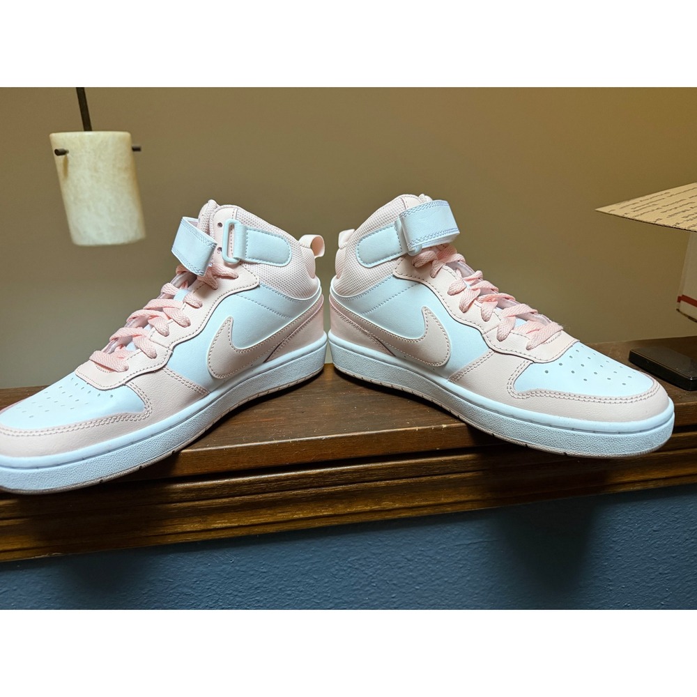 Nike sneakers 6.5 youth - Picture 2 of 5